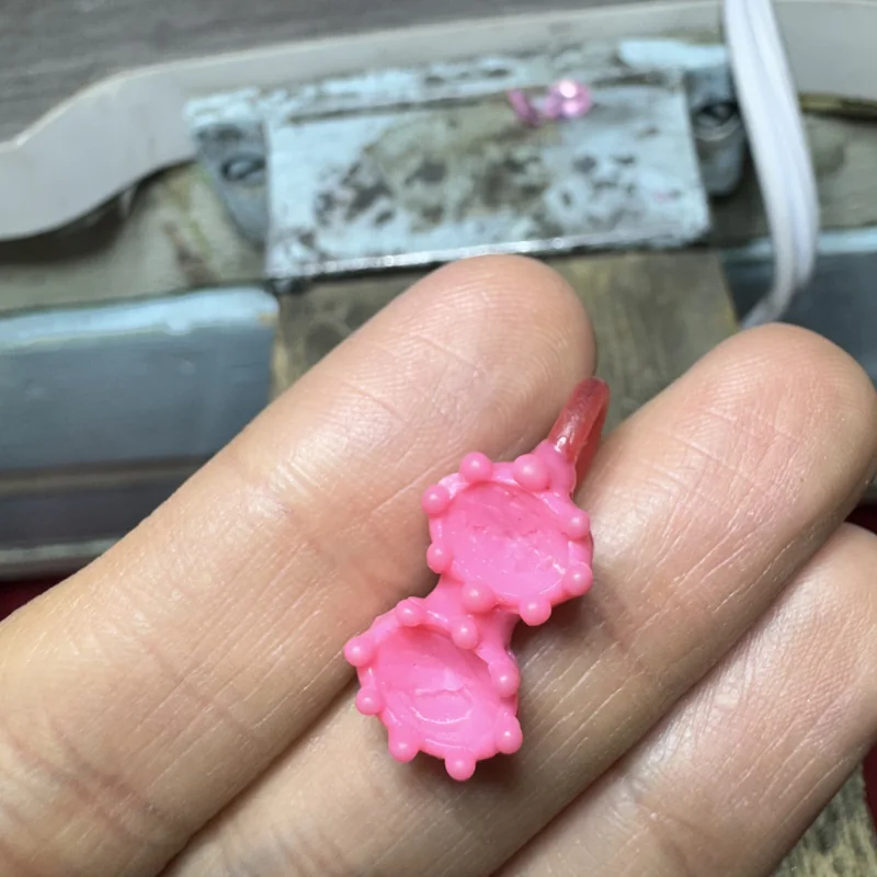 Pink wax double-stone ring model